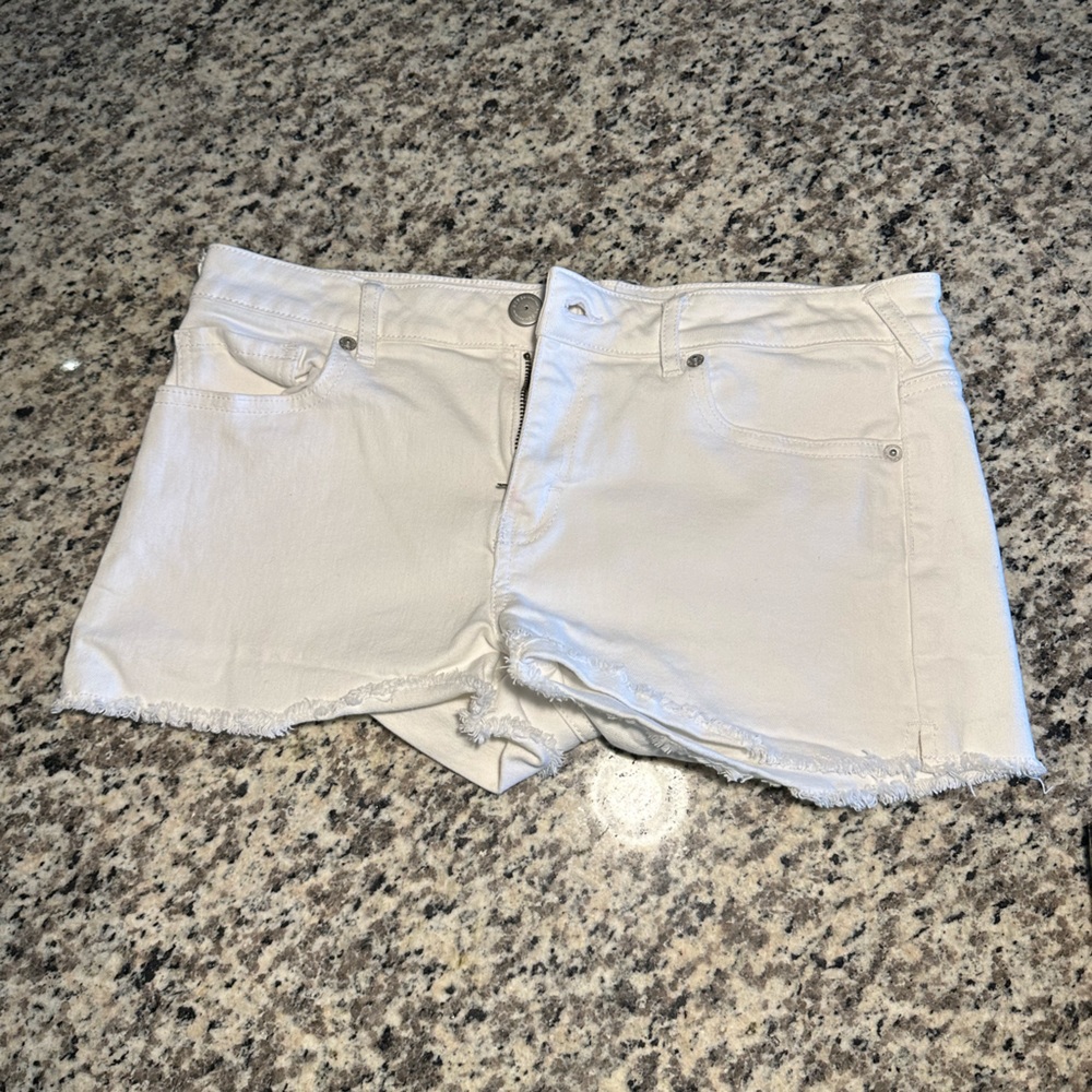White low rise Denim shorts. Size 29.